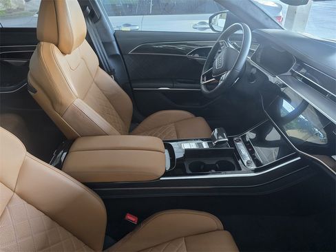 Used 2024 Audi S8 4.0T image 3