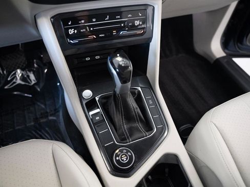 Used 2022 Volkswagen Tiguan SE AWD/4WD image 15