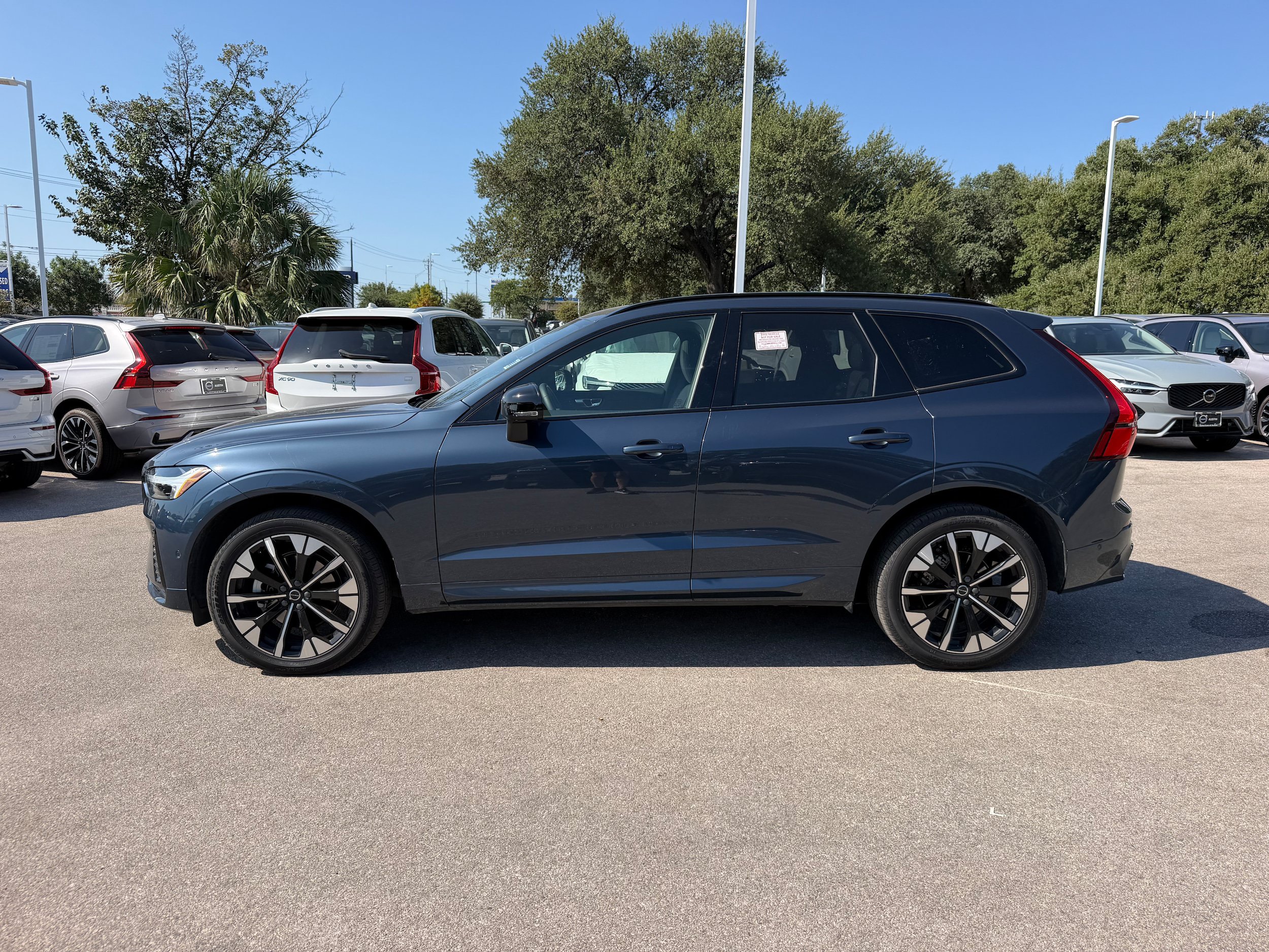 Certified 2026 Volvo XC60 B5 Plus AWD/4WD image 3