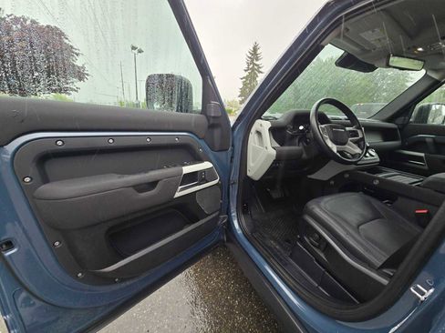 Used 2023 Land Rover Defender 110 SE AWD/4WD image 20