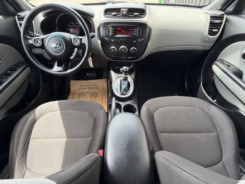 Used 2016 Kia Soul FWD image 12