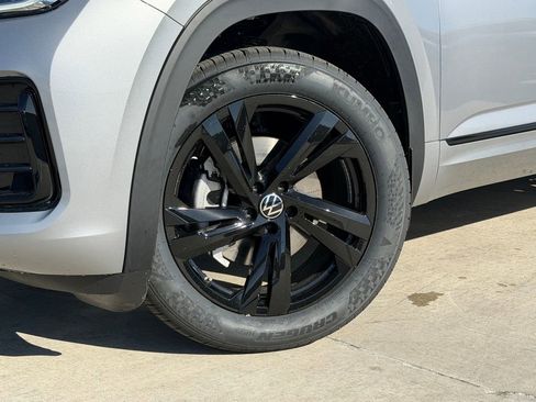 New 2026 Volkswagen Atlas Cross Sport SEL R-Line AWD/4WD image 2