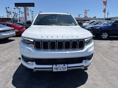 Used 2024 Jeep Wagoneer L Series II w/ Flexible Seating Group RWD image 6