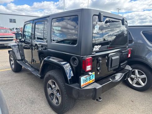 Used 2016 Jeep Wrangler Unlimited Sahara w/ Connectivity Group AWD/4WD image 5