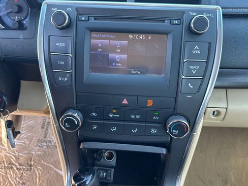Used 2016 Toyota Camry LE image 27