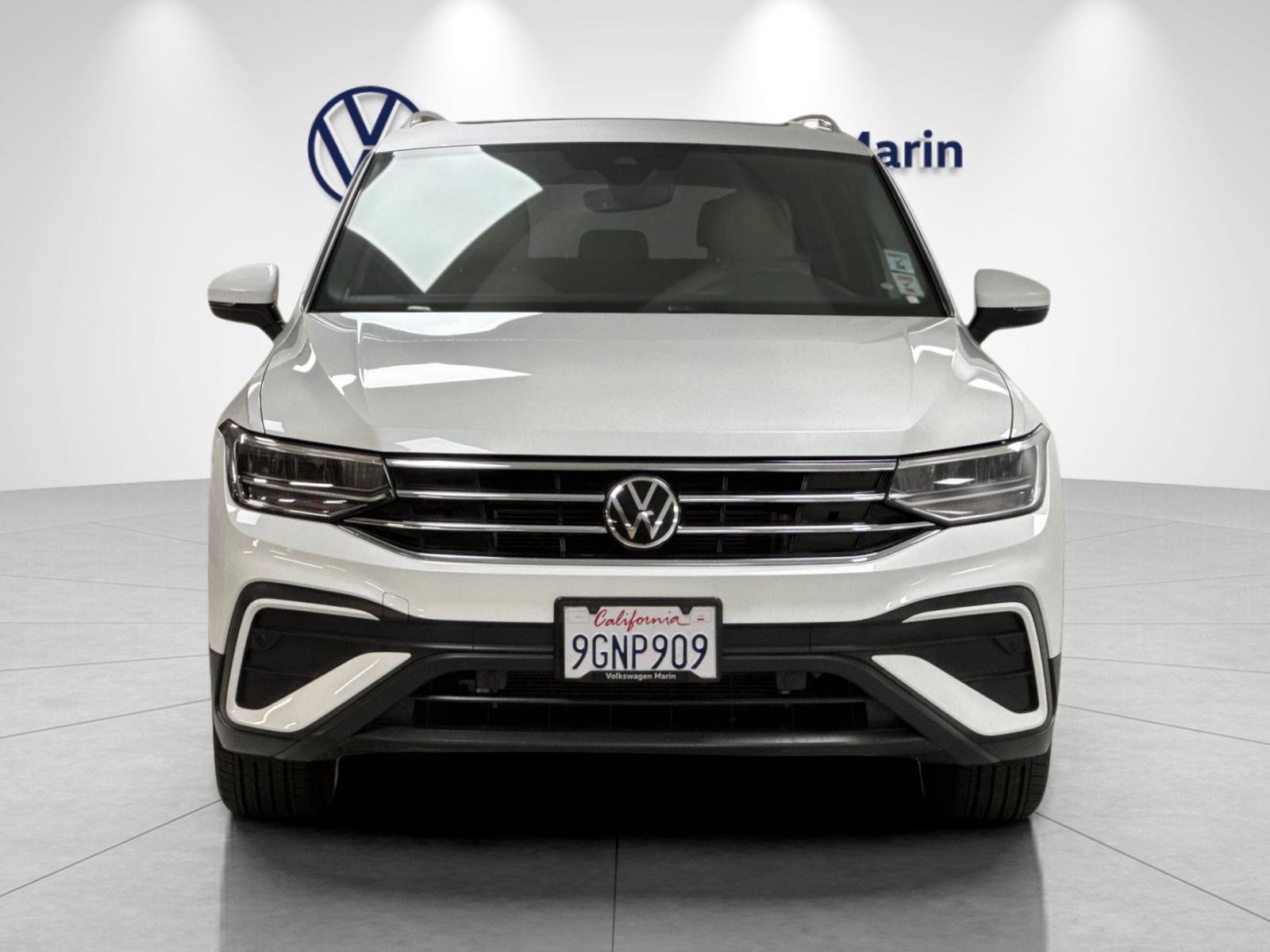 Used 2024 Volkswagen Tiguan SE R-Line AWD/4WD image 8