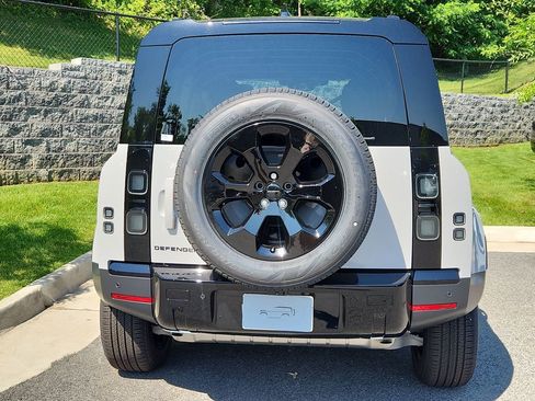 New 2026 Land Rover Defender 110 S AWD/4WD image 7