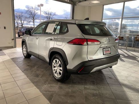 Used 2023 Toyota Corolla Cross L image 7