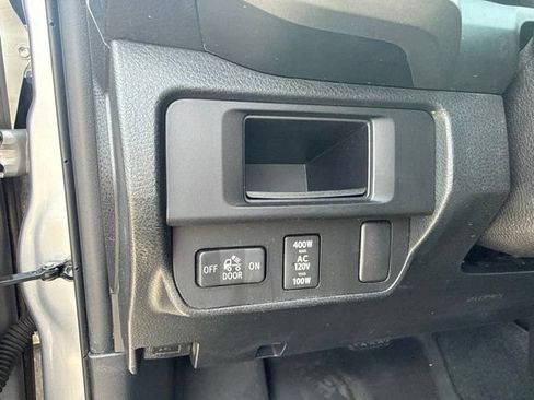 Used 2016 Toyota Tacoma TRD Sport w/ Towing Package RWD image 24