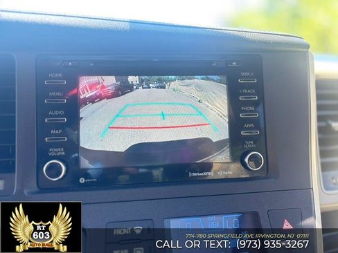 Used 2020 Toyota Sienna XLE Premium FWD image 18