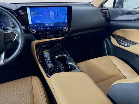 Certified 2023 Lexus NX 250 FWD w/ Premium Package image 25