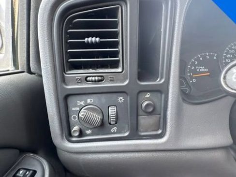 Used 2004 Chevrolet Silverado 1500 LS w/ Light Duty Power Package RWD image 17