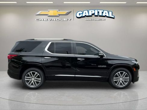 Used 2023 Chevrolet Traverse High Country w/ LPO, Floor Liner Package FWD image 6