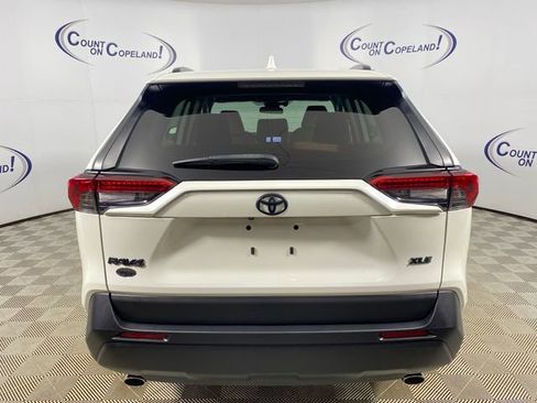 Certified 2022 Toyota RAV4 XLE Premium FWD image 5
