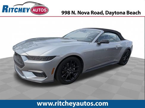 Used 2025 Ford Mustang Premium RWD image 1