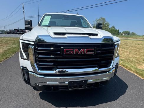 Used 2024 GMC Sierra 3500 Pro w/ Convenience Package RWD image 8