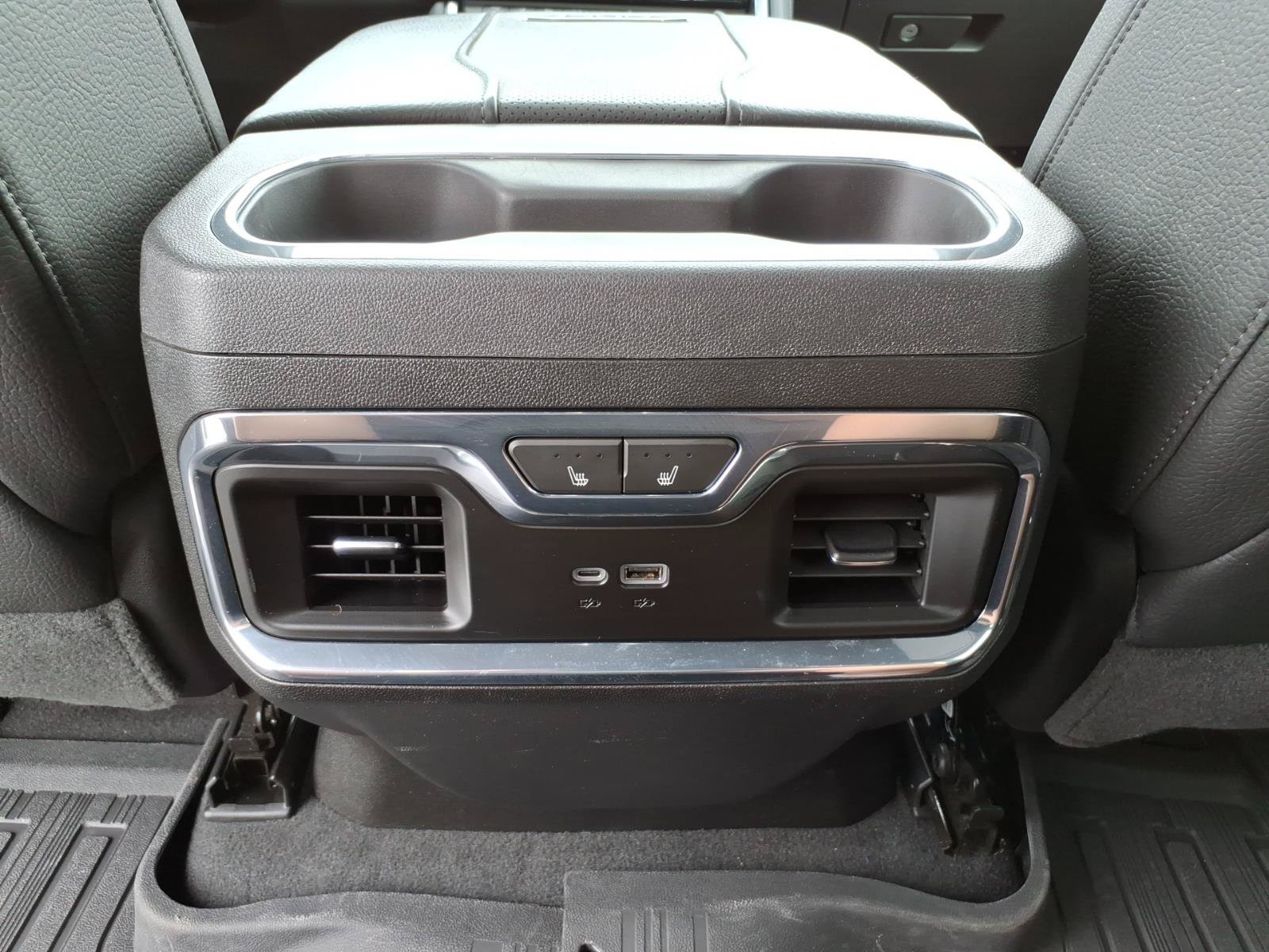 Used 2024 GMC Sierra 3500 Denali AWD/4WD image 16
