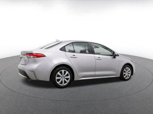 Used 2025 Toyota Corolla LE FWD image 9