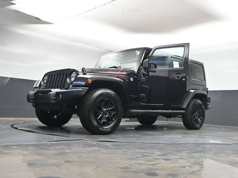 Used 2016 Jeep Wrangler Unlimited Sahara AWD/4WD image 42