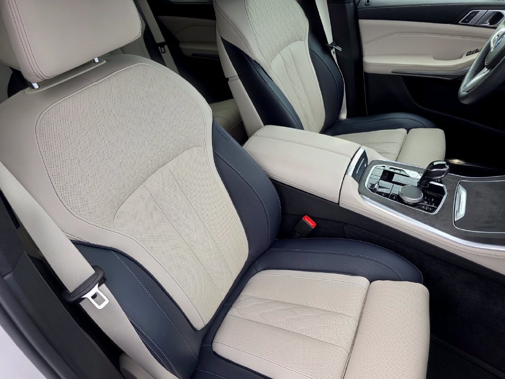 Certified 2021 BMW X5 xDrive40i w/ M Sport Package AWD/4WD image 28
