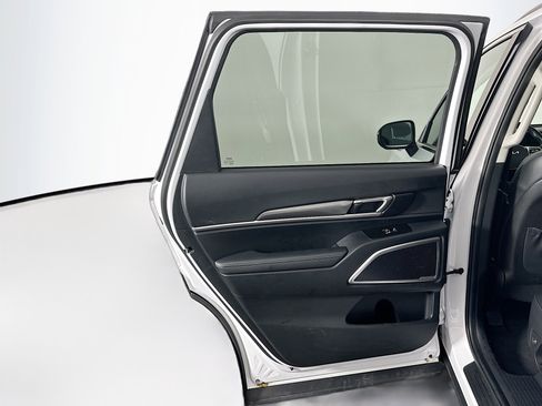 Used 2025 Kia Telluride S image 27