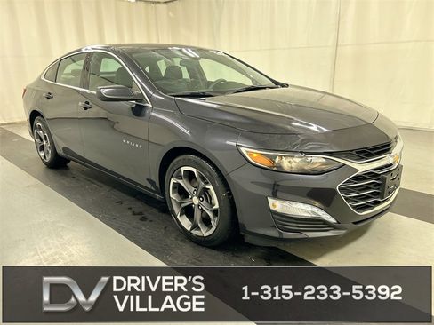 Used 2022 Chevrolet Malibu LT image 1