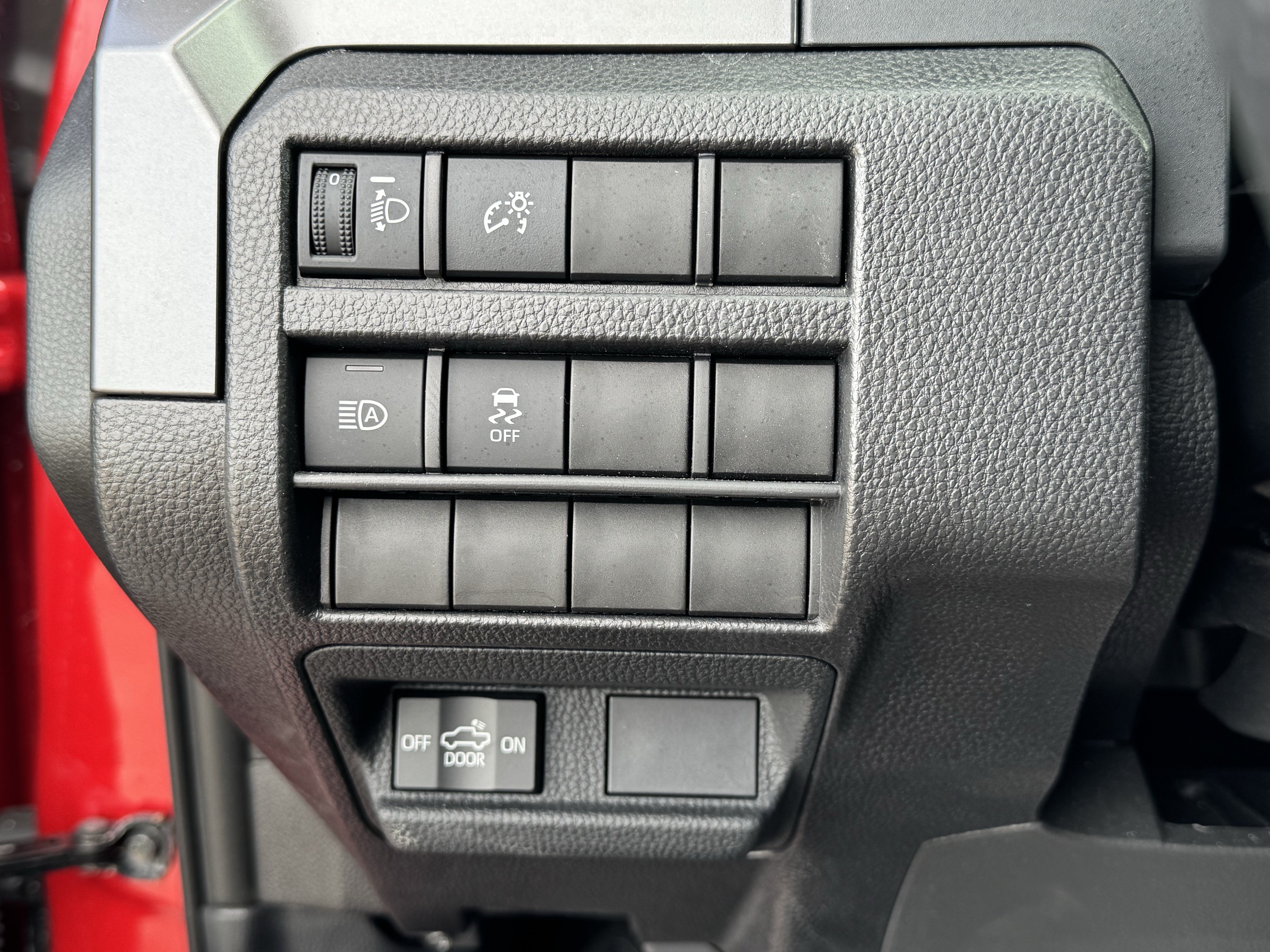 Used 2025 Toyota Tacoma SR5 AWD/4WD image 14