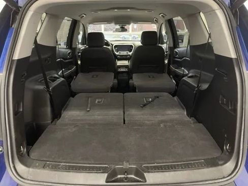 Used 2023 GMC Acadia SLE AWD/4WD image 14