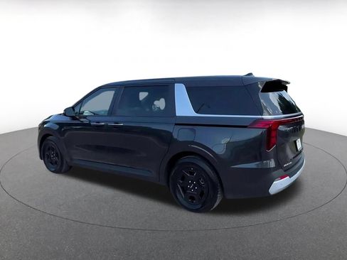 Used 2026 Kia Carnival FWD image 10