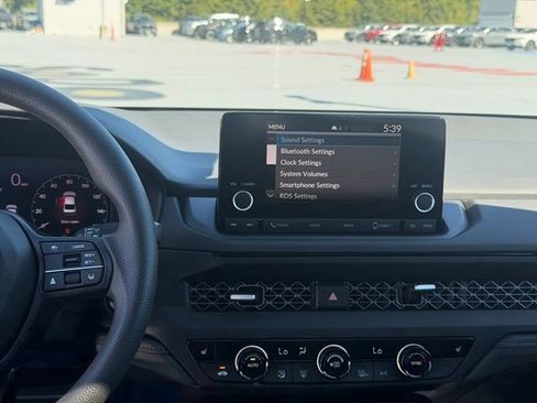 Certified 2023 Honda Accord EX image 18