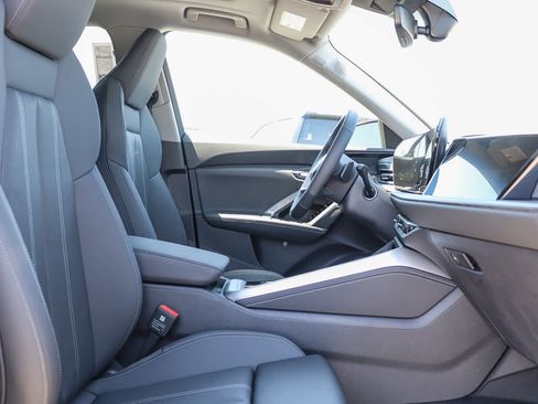 New 2025 Audi Q5 Prestige image 17