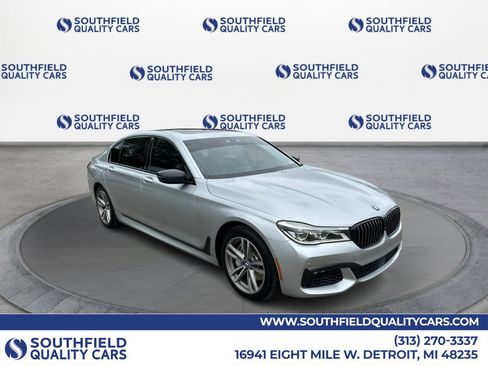 Used 2017 BMW 750i xDrive AWD/4WD image 1