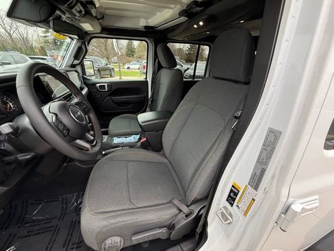 Used 2024 Jeep Wrangler Unlimited Sport AWD/4WD image 15