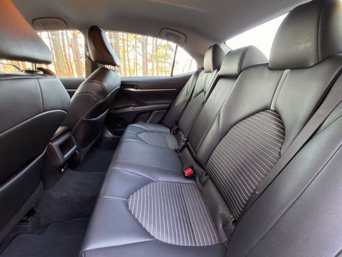 Used 2020 Toyota Camry SE image 15