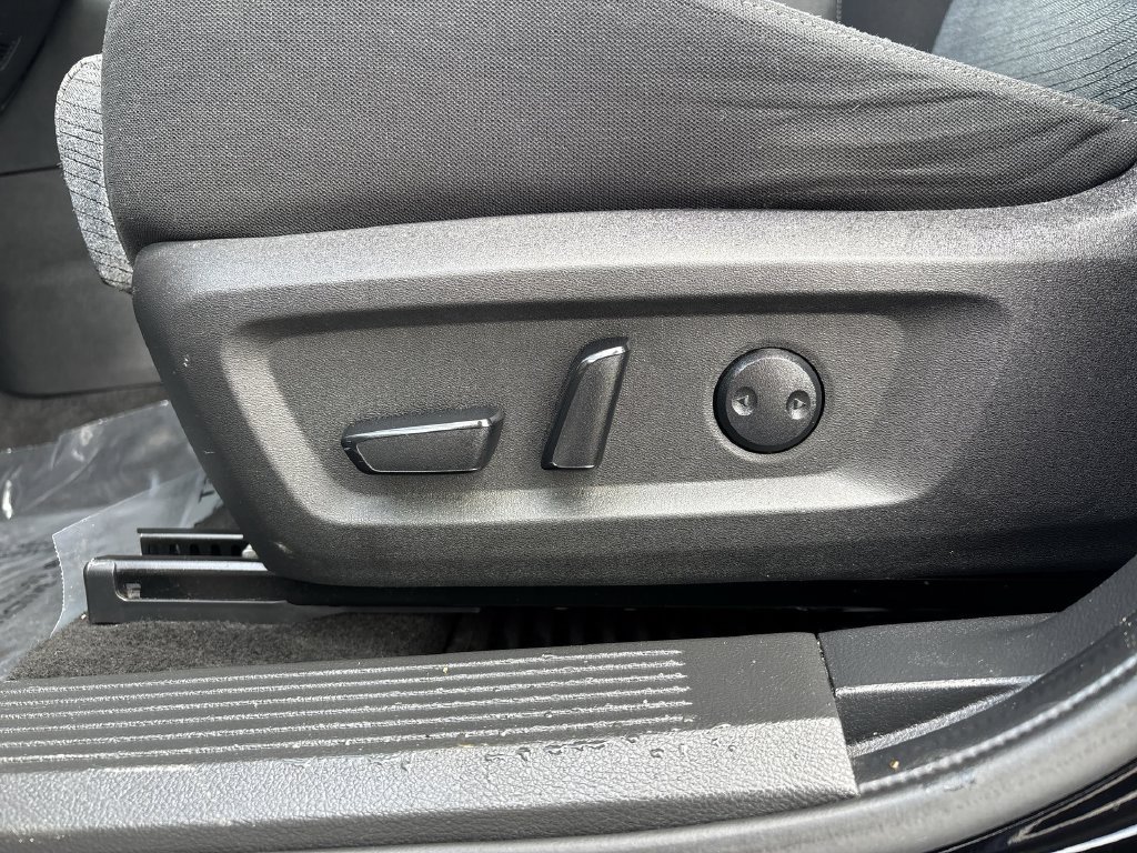 Certified 2023 Nissan Rogue SV FWD image 21