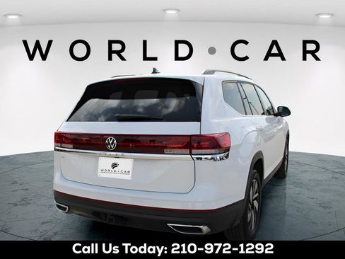 Used 2025 Volkswagen Atlas SE FWD image 7