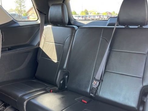 Used 2021 Chevrolet Traverse LT w/ LT Premium Package AWD/4WD image 34