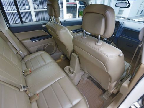 Used 2014 Jeep Patriot Limited w/ Sun/Sound Group AWD/4WD image 17