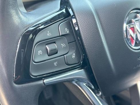 Used 2023 Buick Enclave Essence AWD/4WD image 31