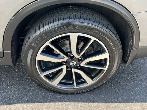 Used 2019 Nissan Rogue SL w/ Premium Package image 44