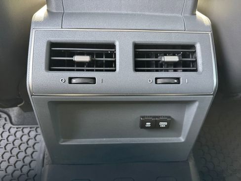 Used 2024 INEOS Grenadier Fieldmaster Edition image 22