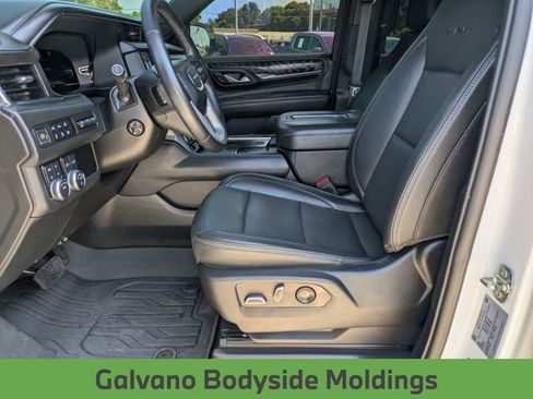Used 2023 GMC Yukon Denali AWD/4WD image 15