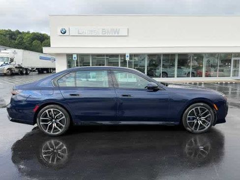 Used 2023 BMW 760i xDrive w/ Executive Package AWD/4WD image 10