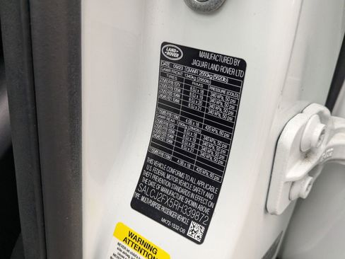 Used 2024 Land Rover Discovery Sport S image 24