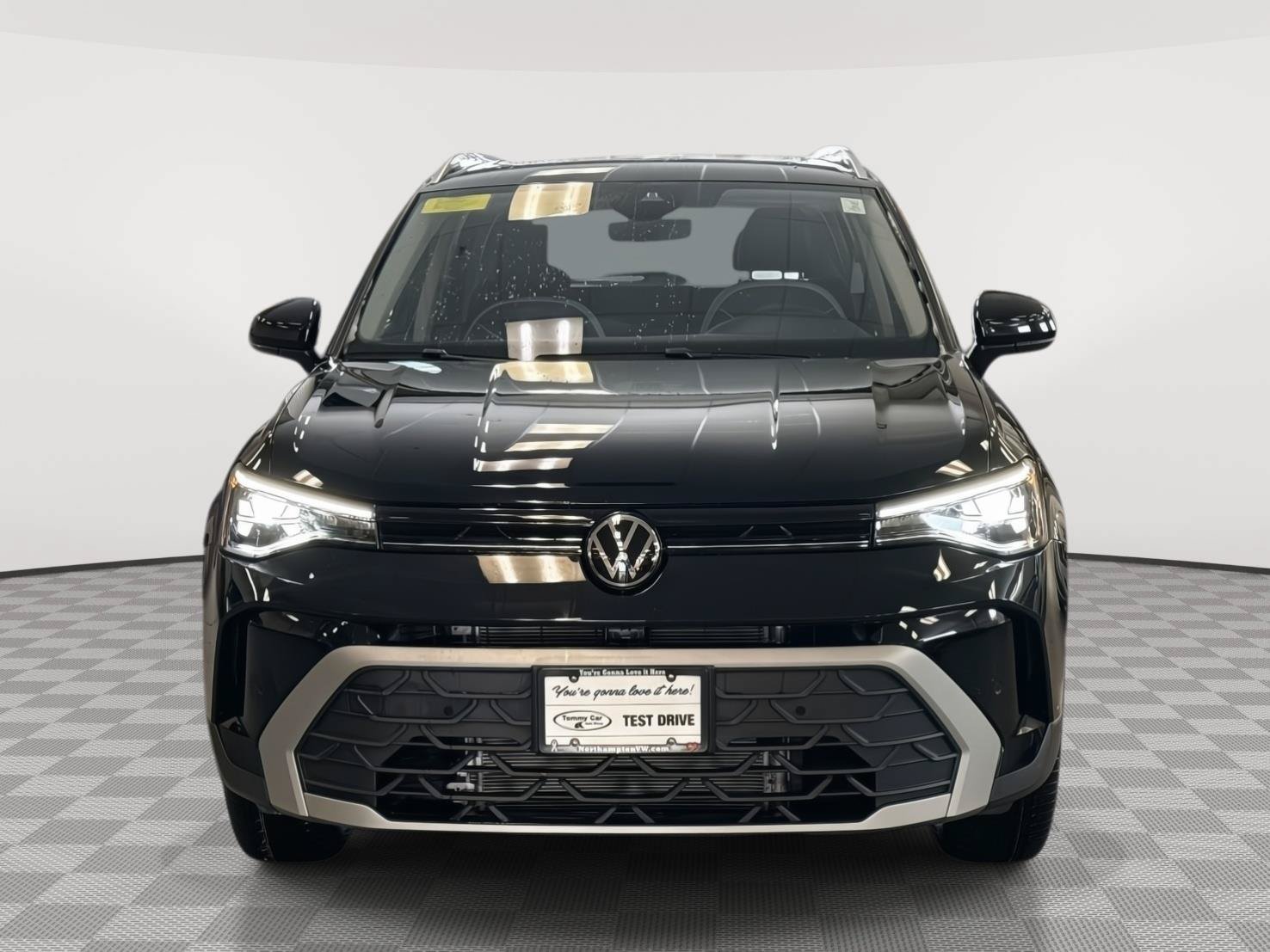 New 2026 Volkswagen Taos SE AWD/4WD image 2