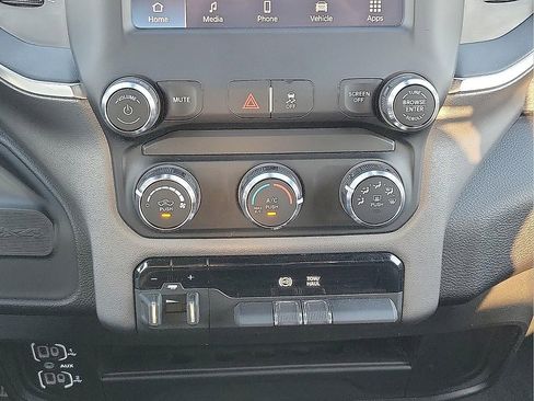 Used 2024 RAM 2500 Big Horn image 17