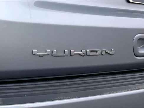 Used 2023 GMC Yukon SLT image 31