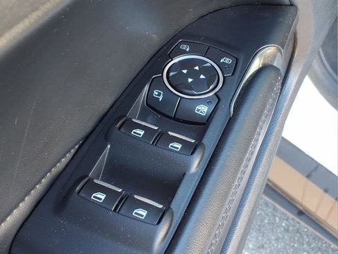 Used 2019 Lincoln MKC Reserve image 13