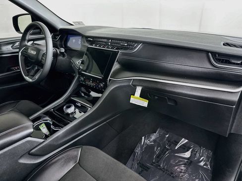 Certified 2023 Jeep Grand Cherokee Altitude AWD/4WD image 39