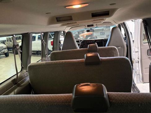 Used 2018 Chevrolet Express 3500 LT w/ LT Preferred Equipment Group image 15